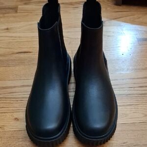 Timberland Black Chelsea Boots_1